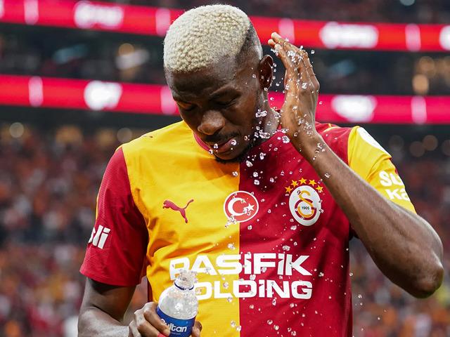 Galatasaray'da Victor Osimhen'in sahalara d&ouml;n&uuml;ş planı değişti! 