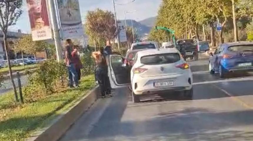 Menteşe&rsquo;de 3 aracın karıştığı zincirleme kaza
