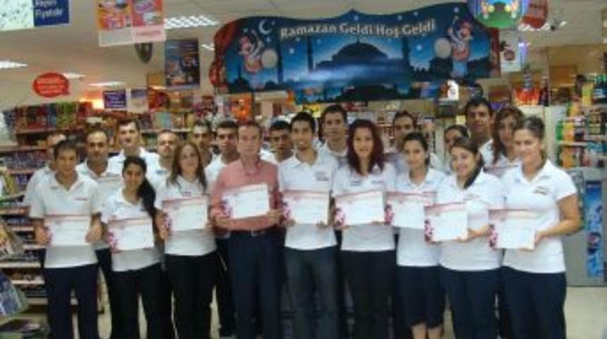 Groseri İş-Kur işbirliği ile 40 kişiye eğitim verildi