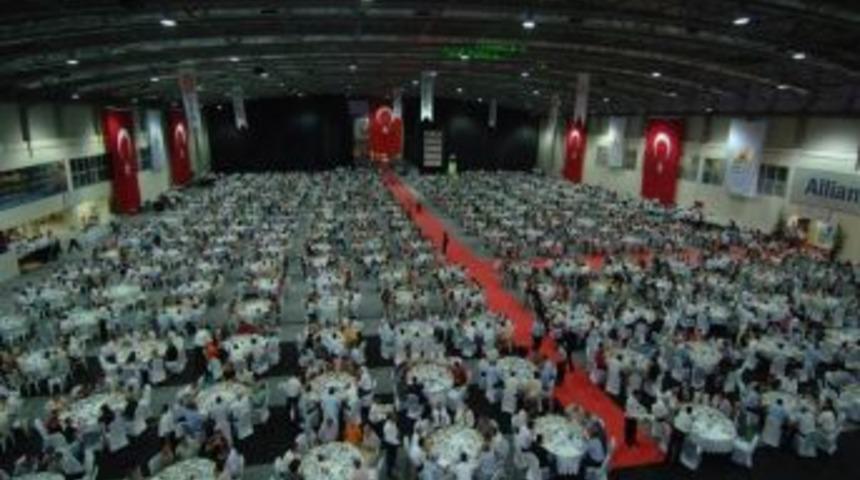 Toplu iftar yemeğinin parası Somali’ye gönderilecek