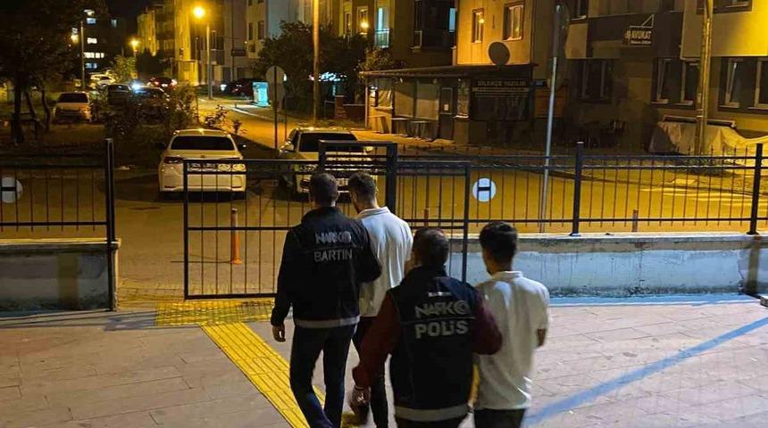 Bartın&rsquo;da uyuşturucu operasyonu: 8 g&ouml;zaltı