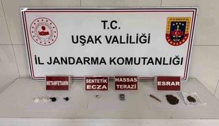 Uşak&rsquo;ta jandarmadan uyuşturucu operasyonunda 4 kişi tutuklandı
