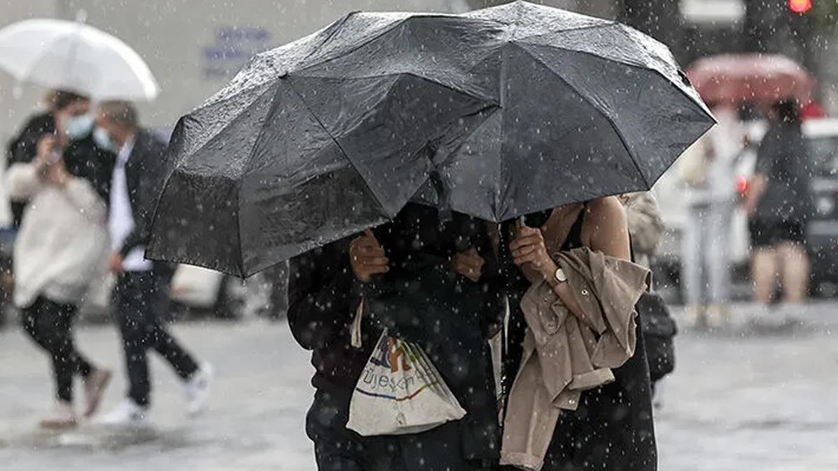 AKOM uyardı: İstanbullular dikkat: Kuvvetli sağanak yağış geliyor 1