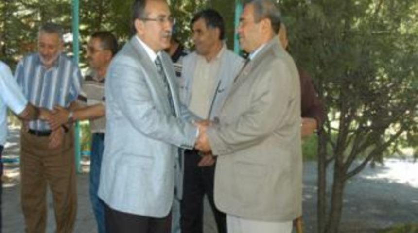 Vali Savaş, beldeleri gezdi, yolları inceledi