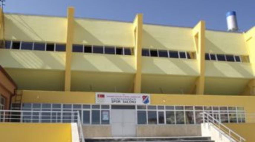 Spor salonu yenilendi