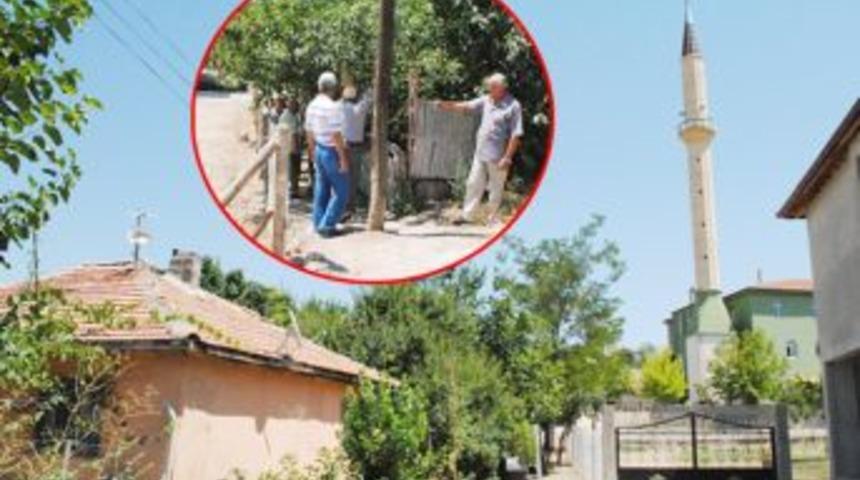 20 yıldır bir yolu açamadılar