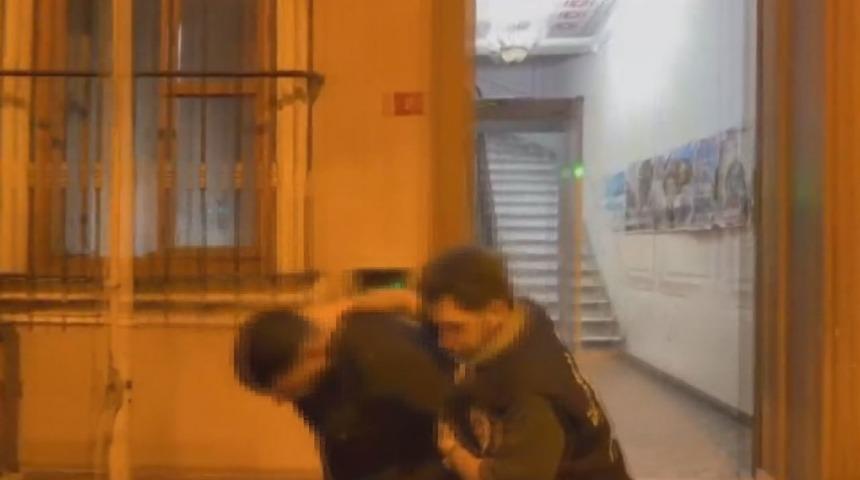 Beyoğlu'nda uyuşturucu operasyonu: 3 ş&uuml;pheli tutuklandı