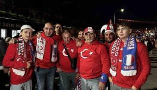 Milli ma&ccedil;a akın eden vatandaşlar renkli g&ouml;r&uuml;nt&uuml;ler oluşturdu