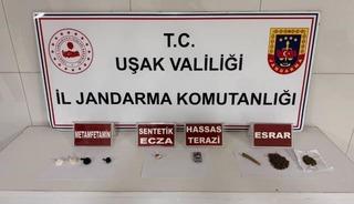 Uşak&rsquo;ta jandarmadan uyuşturucu operasyonunda 4 kişi tutuklandı