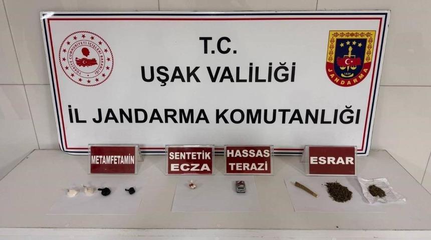 Uşak&rsquo;ta jandarmadan uyuşturucu operasyonunda 4 kişi tutuklandı