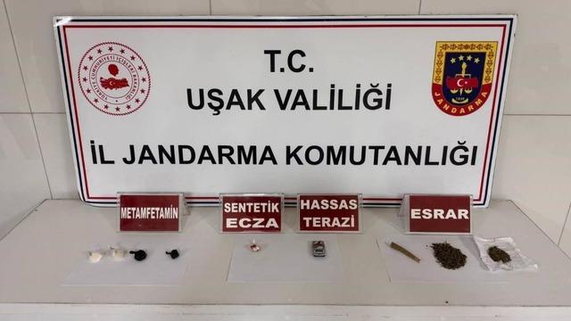 Uşak’ta jandarmadan uyuşturucu operasyonunda 4 kişi tutuklandı