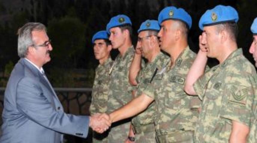 Vali Karaloğlu, orucunu Mehmet&ccedil;iklerle a&ccedil;tı