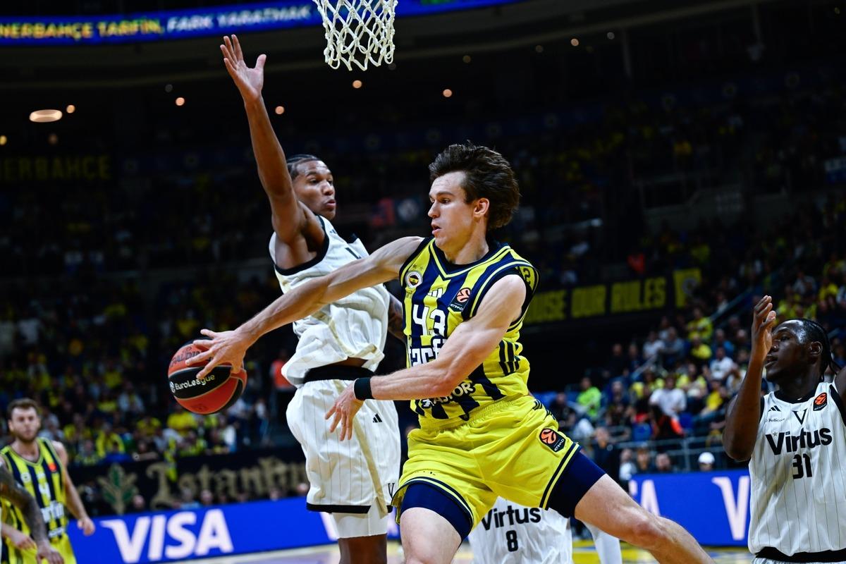 Fenerbahçe Tarfin EuroLeague e galibiyetle başladı! Virtus Bologna yı mağlup etti 1