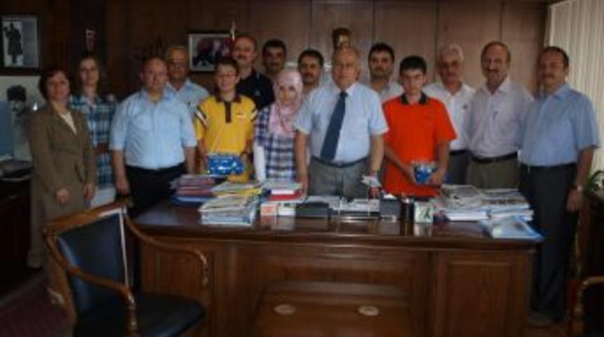 Bafra Kaymakam&rsquo;ı, SBS'de 500 tam puan alan &ouml;ğrencileri &ouml;d&uuml;llendirdi