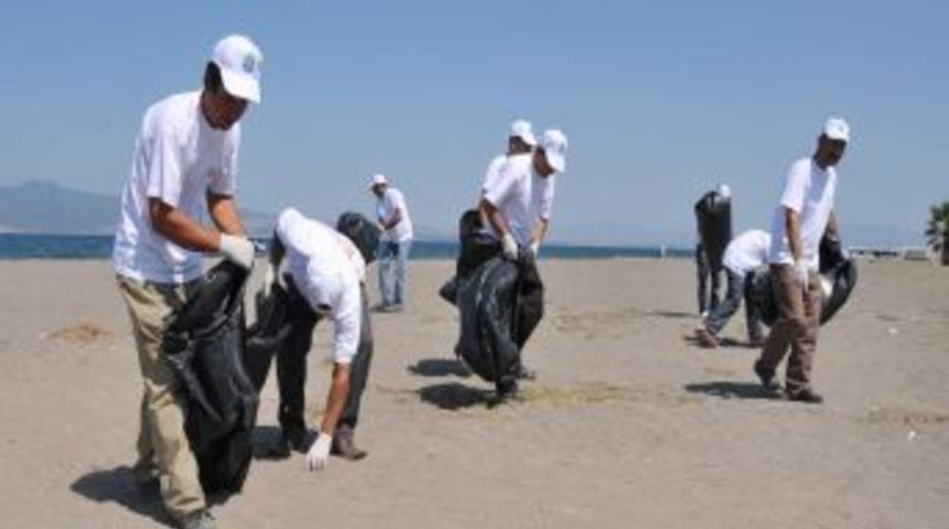Aliağa'da kıyı temizliği yapıldı