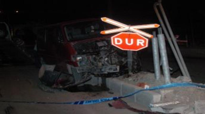 Hemzemin ge&ccedil;itte kaza: 2 yaralı