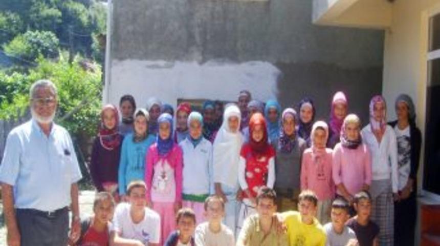 K&ouml;y &ccedil;ocukları kapı kapı dolaşıp Somali i&ccedil;in yardım topladı