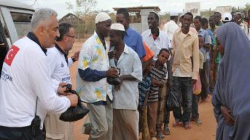 İstanbul B&uuml;y&uuml;kşehir Belediyesi ekibi Somali&rsquo;de yardımlarını s&uuml;rd&uuml;r&uuml;yor