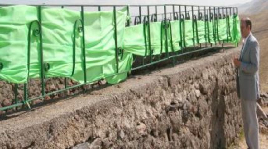 B&uuml;y&uuml;kşehir Belediyesi Pir Ali Baba kabrinin yolunu asfaltladı