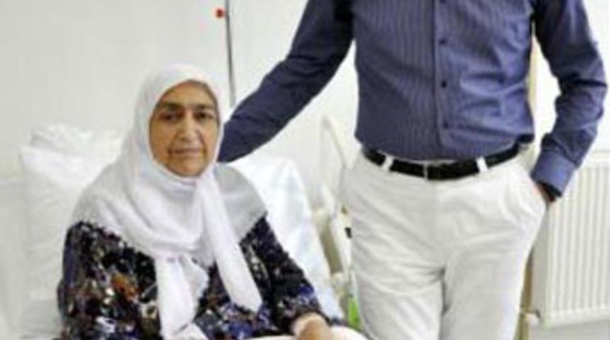 Midesinde unuttuğu kelep&ccedil;e hastanelik etti