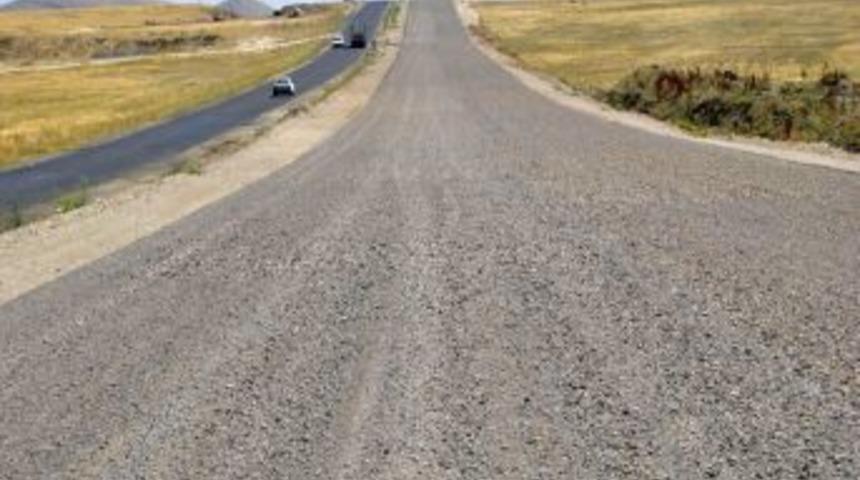 Patnos'taki duble yol &ccedil;alışmaları s&uuml;r&uuml;yor