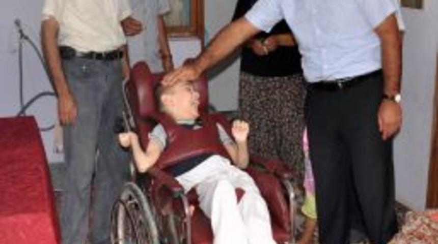 Yatalak hastanın tekerlekli sandalye sevinci