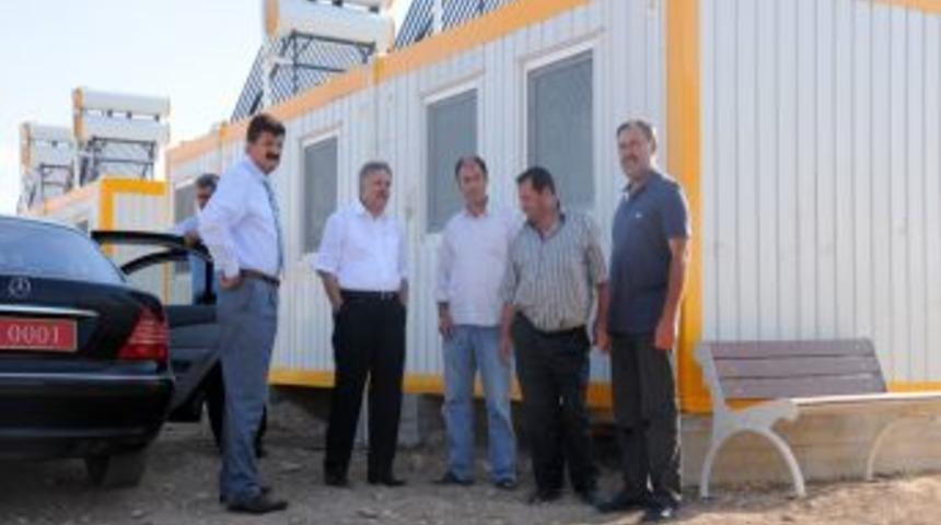 Vali Kahraman: Mevsimlik tarım iş&ccedil;ilerinin derdi bizim derdimiz