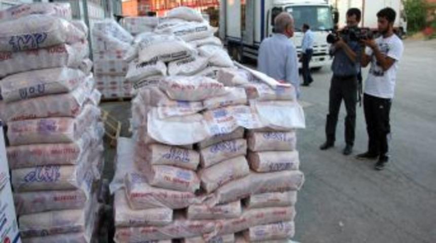 Somali&rsquo;ye iki TIR dolusu yardım g&ouml;nderildi