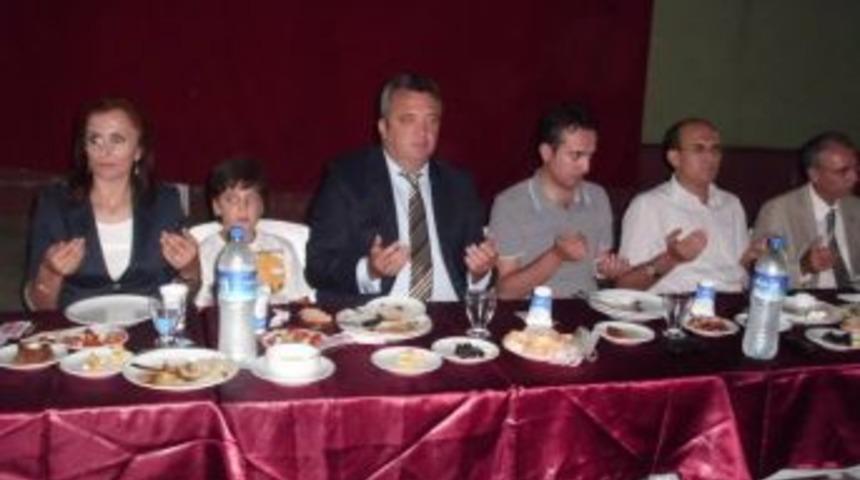 Emniyet M&uuml;d&uuml;rl&uuml;ğ&uuml; İftar Yemeği verdi