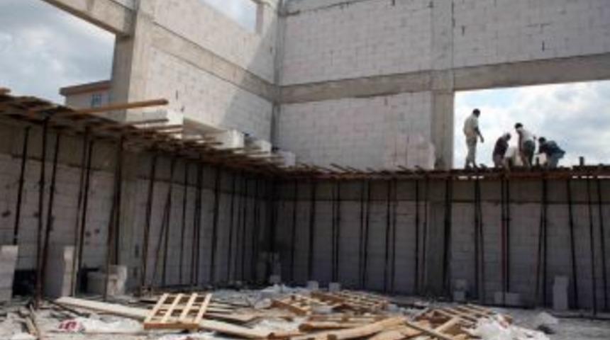 T&uuml;praş 50. Yıl Lisesi&rsquo;ne spor salonu