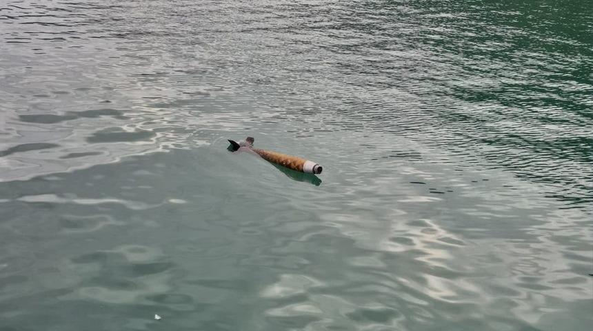 Deniz y&uuml;zeyinde roket benzeri cisim alarmı! Ekipler harekete ge&ccedil;ti