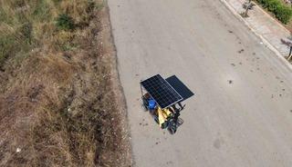 Adana sıcağını avantaja &ccedil;evirdi: Dondurma sattığı motosikletine g&uuml;neş paneli taktırdı
