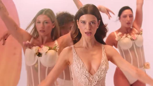 Beren Saat'e teklif yağıyor: 2 milyon verenler bile var...