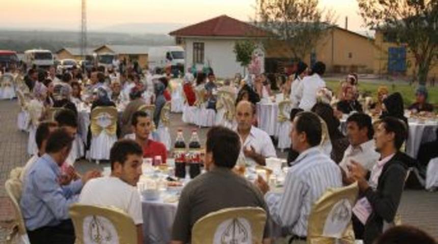 B&uuml;y&uuml;k Coşkunlar Havai Fişek Fabrikası, &ccedil;alışanlarına iftar verdi