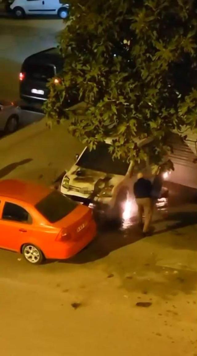 Esenyurt&rsquo;ta hara&ccedil; vermeyince oto galeriyi kundakladılar 1