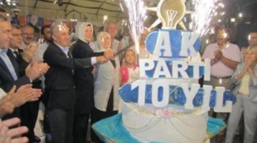 Ak Parti Yalova ailesi 10'ncu yılını kutladı