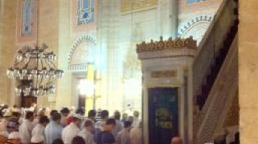 İstanbul'un en seçkin hafızları bu camilerde teravih kıldırıyor