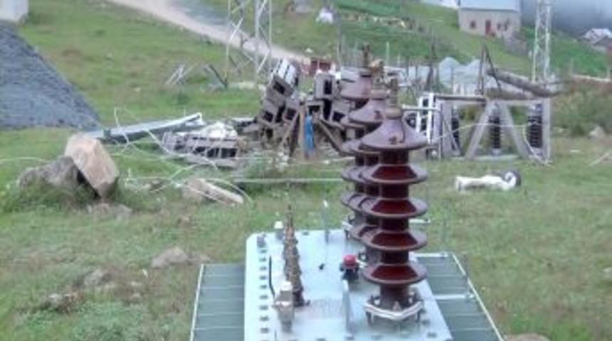 Yakınında iki elektrik santrali olan yayladaki vatandaşlar taş devrini yaşıyor