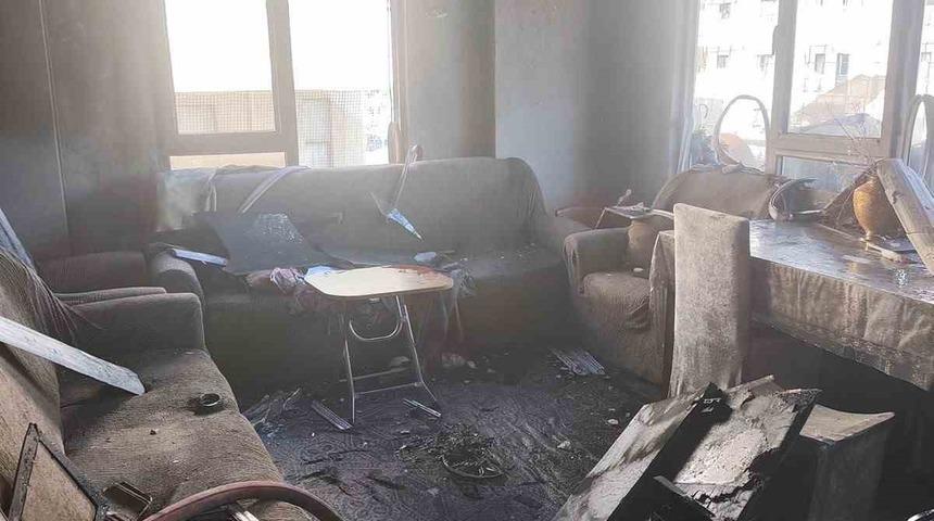 Alanya&rsquo;da apartman dairesinde &ccedil;ıkan yangın s&ouml;nd&uuml;r&uuml;ld&uuml;