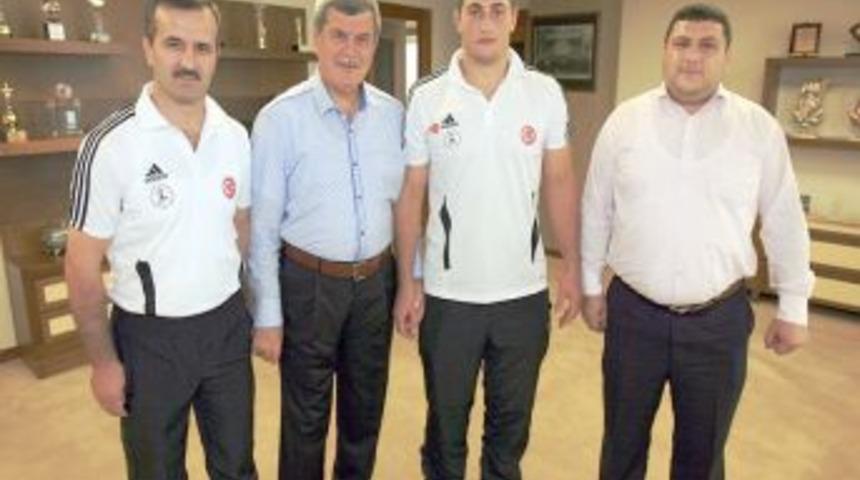 Kocaeli B&uuml;y&uuml;kşehir Belediye Başkanı g&uuml;reş&ccedil;ileri ağırladı