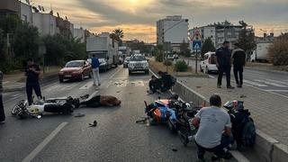 Umurlu’da motosikletler çarpıştı: 3 yaralı