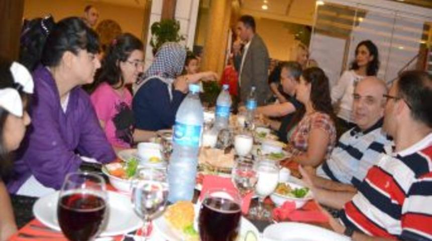 Gonca Eğitim G&ouml;n&uuml;ll&uuml;leri Derneği'nden Somali&rsquo;ye 22 bin lira yardım