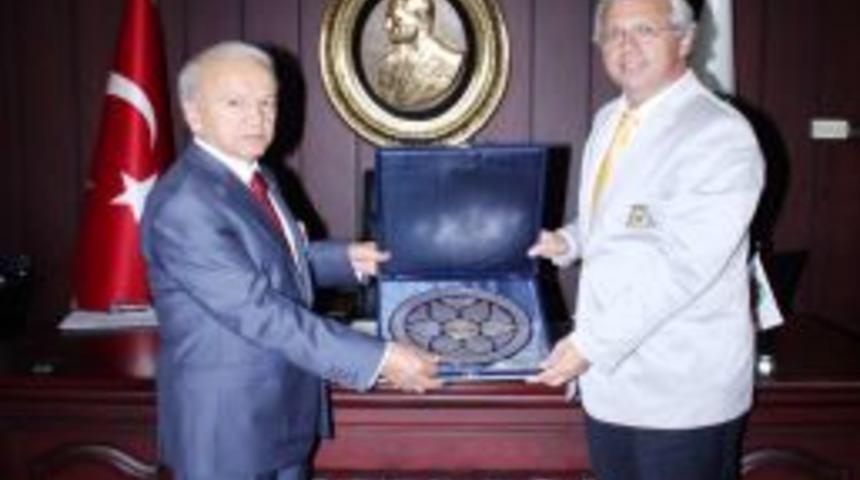 Adana Valisi Atış, Baro'ya veda etti