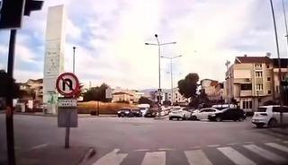 Hatalı d&ouml;n&uuml;ş yapan otomobil kazaya neden oldu