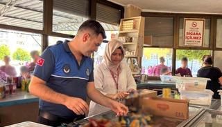Mersin&rsquo;de okul kantinlerine denetim: Tarihi ge&ccedil;miş &uuml;r&uuml;nler imha edildi