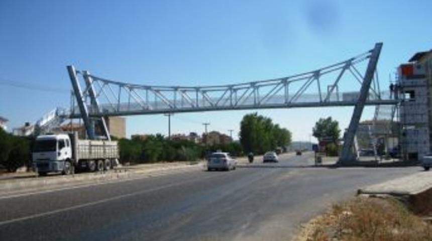 &Ouml;l&uuml;ml&uuml; kazaların olduğu yere &uuml;st ge&ccedil;it yapıldı