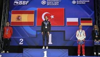 Bakan Bak&rsquo;tan milli boks&ouml;rlere tebrik mesajı