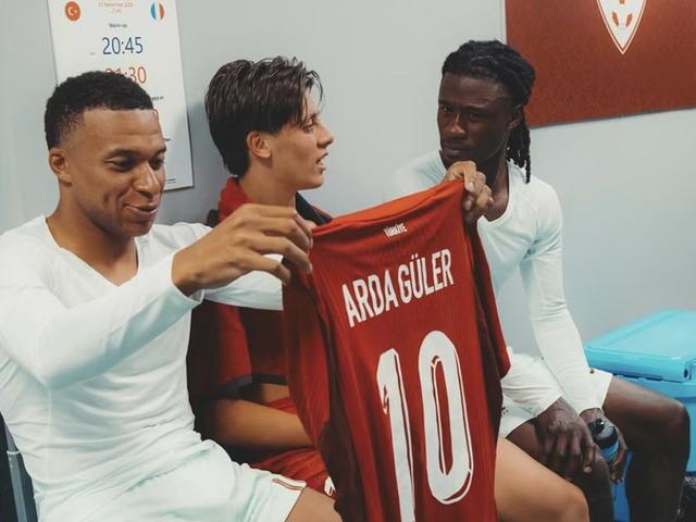 Mbappe ve Fransa Milli Takımı'ndan Arda G&uuml;ler paylaşımı