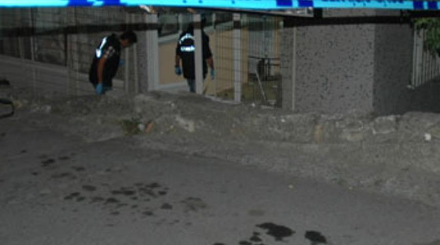 AK Parti b&uuml;rosuna bombalı saldırı