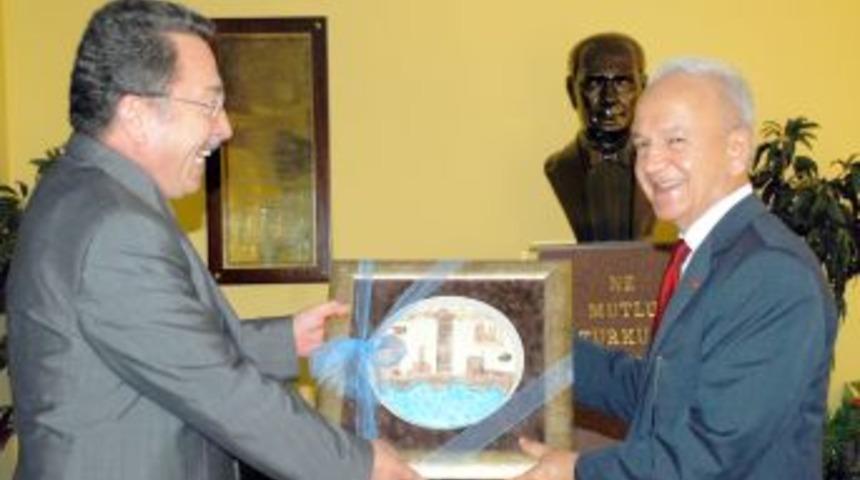 Vali Atış Seyhan&rsquo;a veda etti